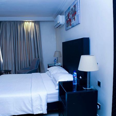 Summerset Continental Hotel Gana Mobushipe 外观 照片