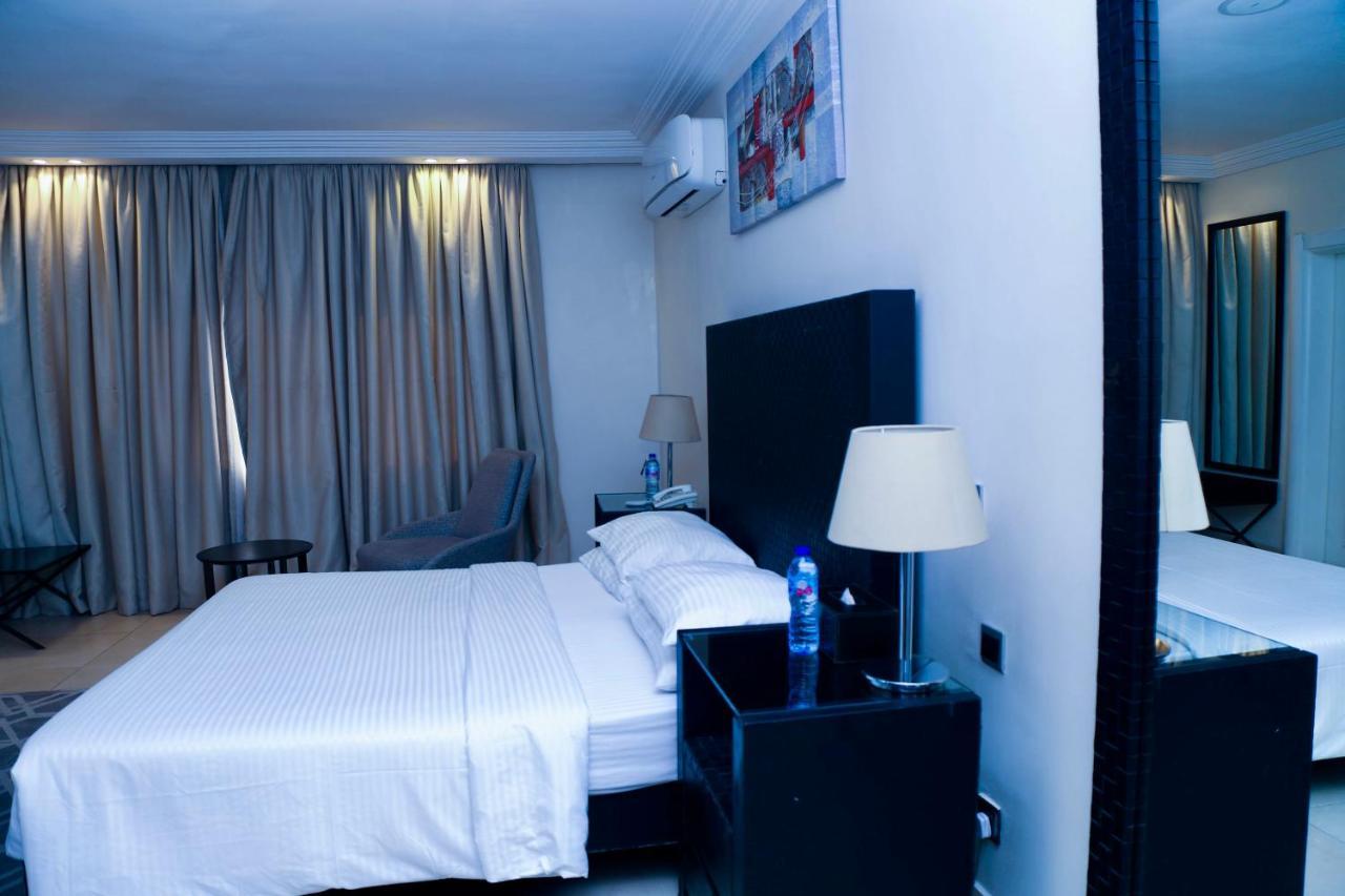 Summerset Continental Hotel Gana Mobushipe 外观 照片