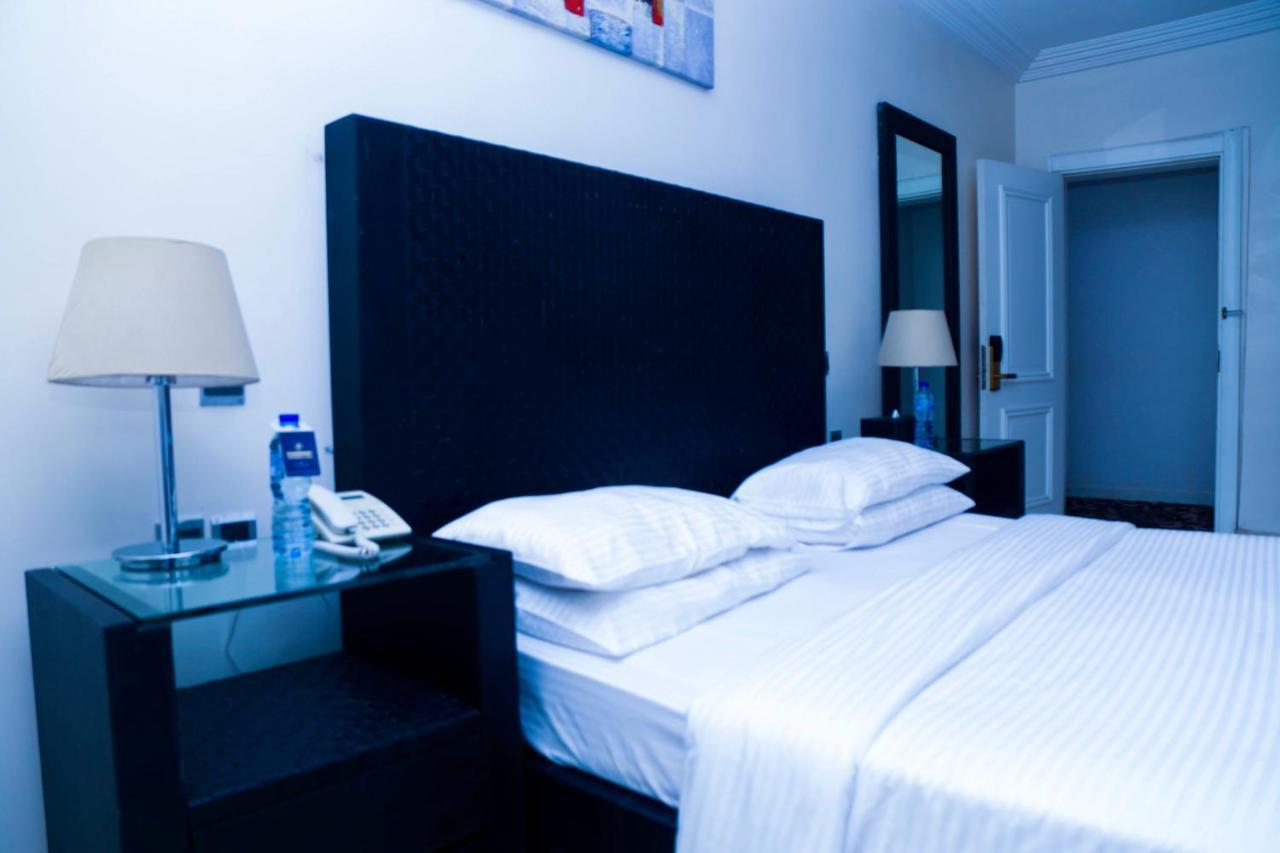 Summerset Continental Hotel Gana Mobushipe 外观 照片