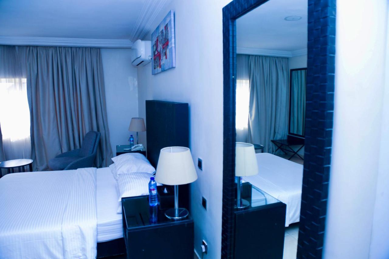 Summerset Continental Hotel Gana Mobushipe 外观 照片