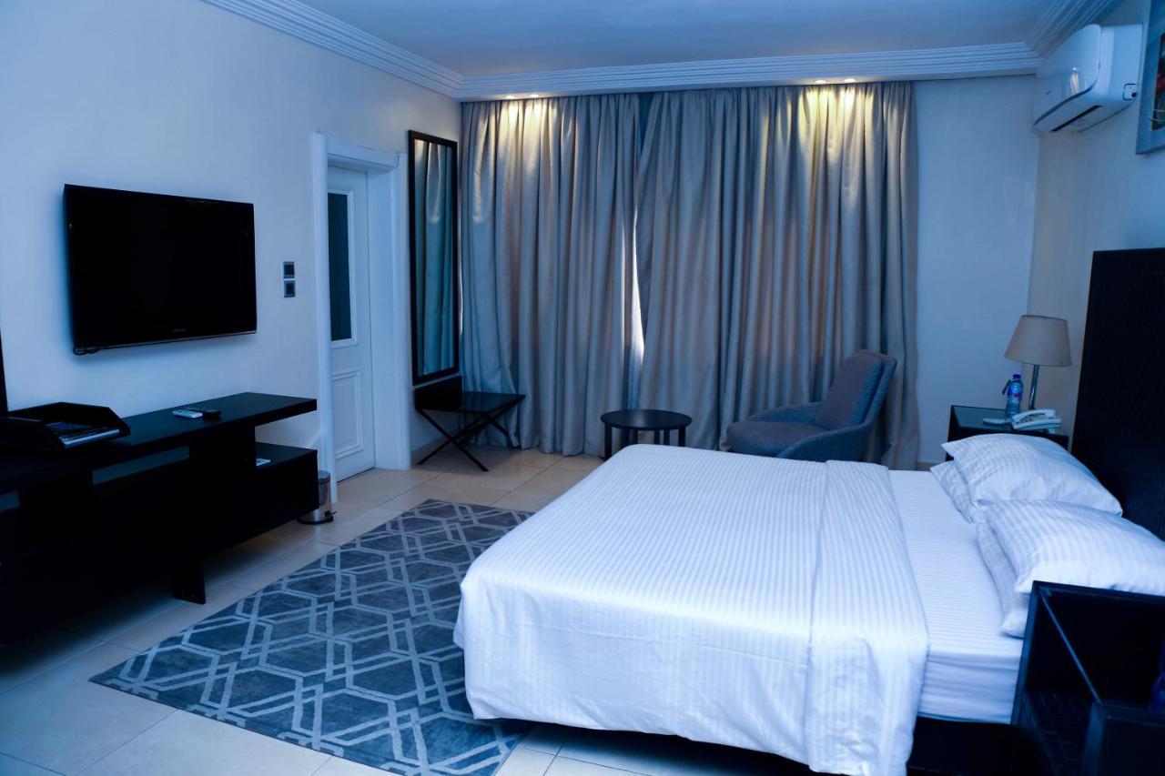 Summerset Continental Hotel Gana Mobushipe 外观 照片