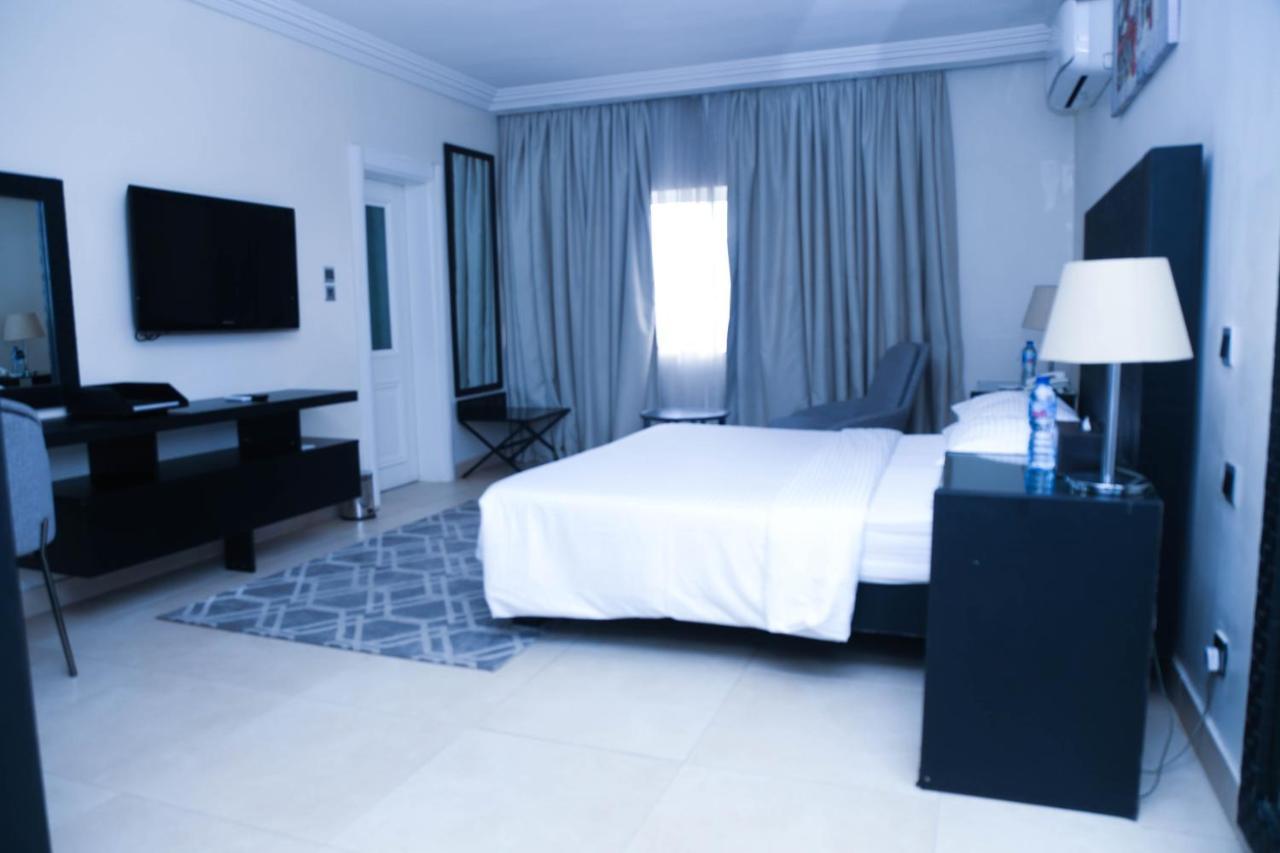 Summerset Continental Hotel Gana Mobushipe 外观 照片
