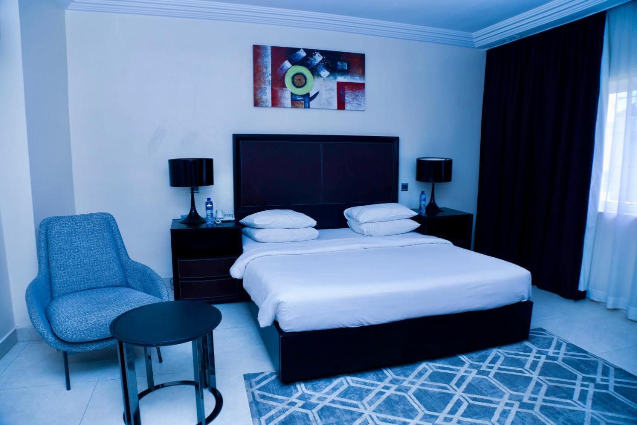 Summerset Continental Hotel Gana Mobushipe 外观 照片